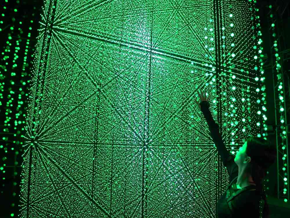 3D Voxel Display Trends in 2026: Buying Guide 1 What is a 3D Volumetric Display