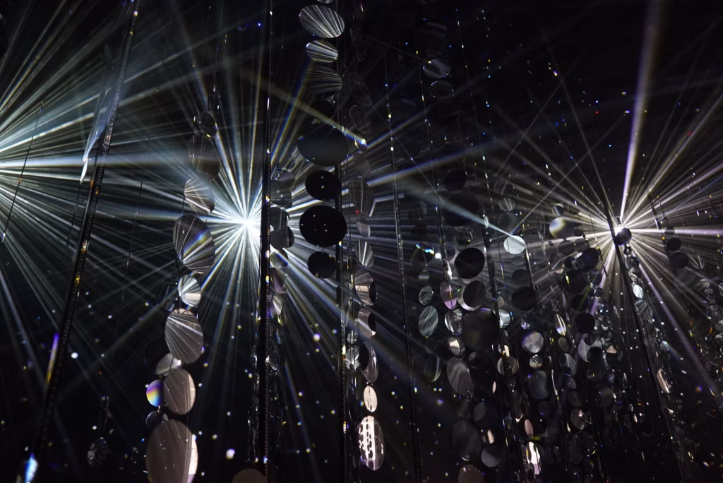 S Mirror Art Project at GuangZhou Getshow 2026 8 The effect of LED star light shining on a mirror with sharp beams